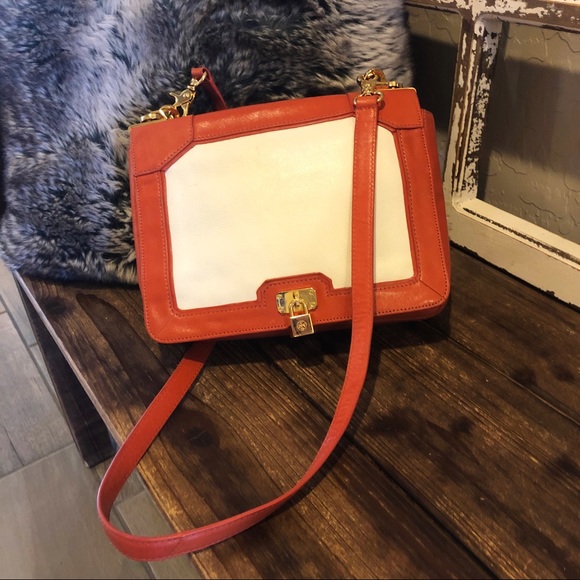 Tory Burch Handbags - Tory Burch Bond Crossbody Messenger Leather Bag